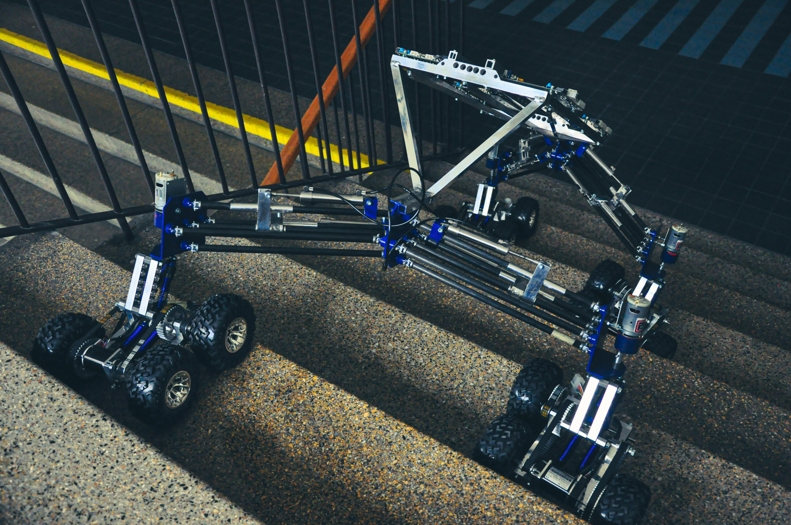 6IXTEN Robot detail 1